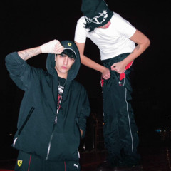 Qimp - GÖZLERİN DAHA GÜZEL KAFAMDAN.mp3