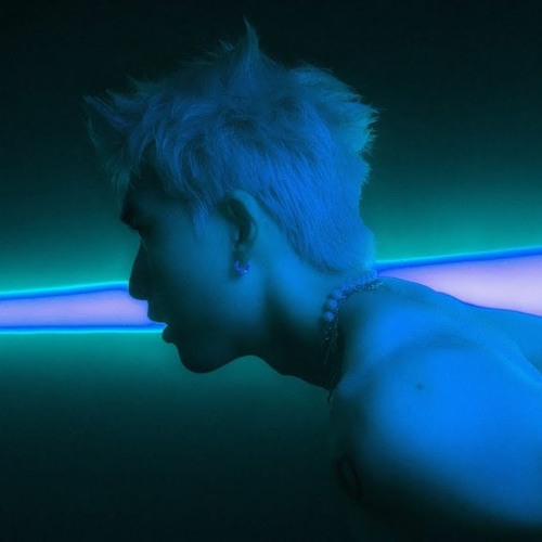 ước gì có thể paste nỗi đau này qua chỗ khác.