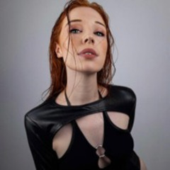 #10 Redfreya - Working in a male-dominated industry, creating your own brand, being kind to yourself