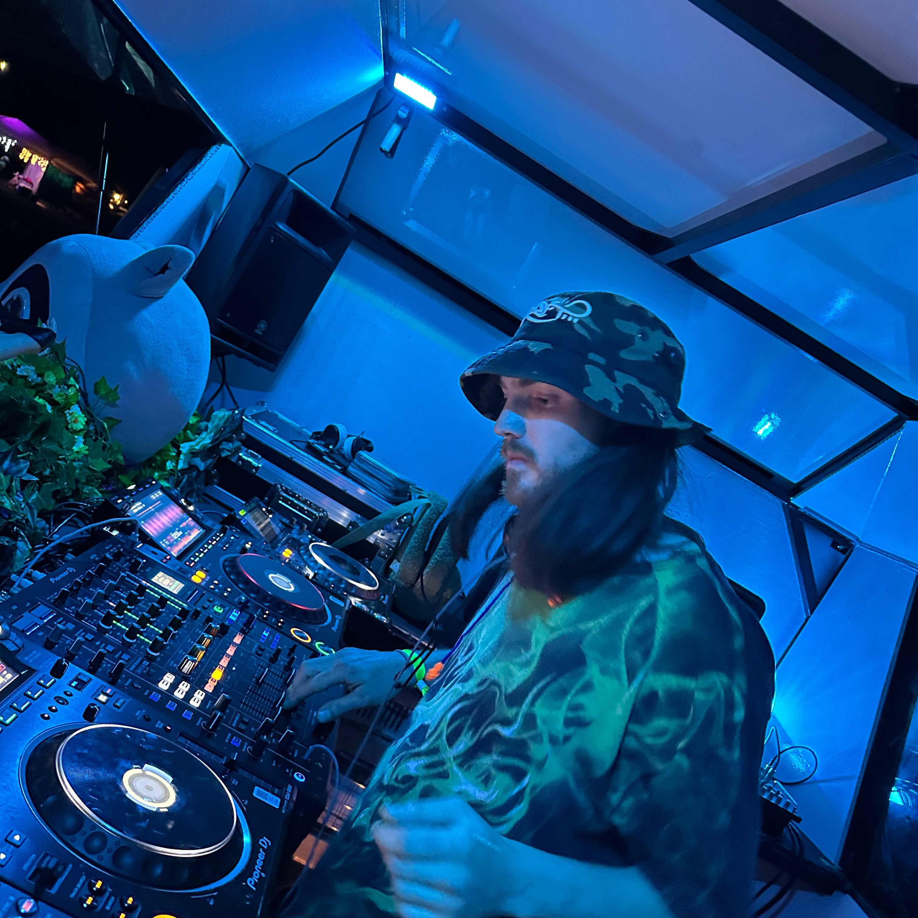 Ep 317 - Sketchy House Live @ Blimp Fest - Starlight Thursdays Episode 317 episode artwork