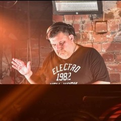 Pumping House Party Session - James Valentine