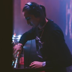 SETS & LIVE ACTS
