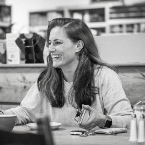 [#214] From doormat to assertive and confident, with Angie McQuillin