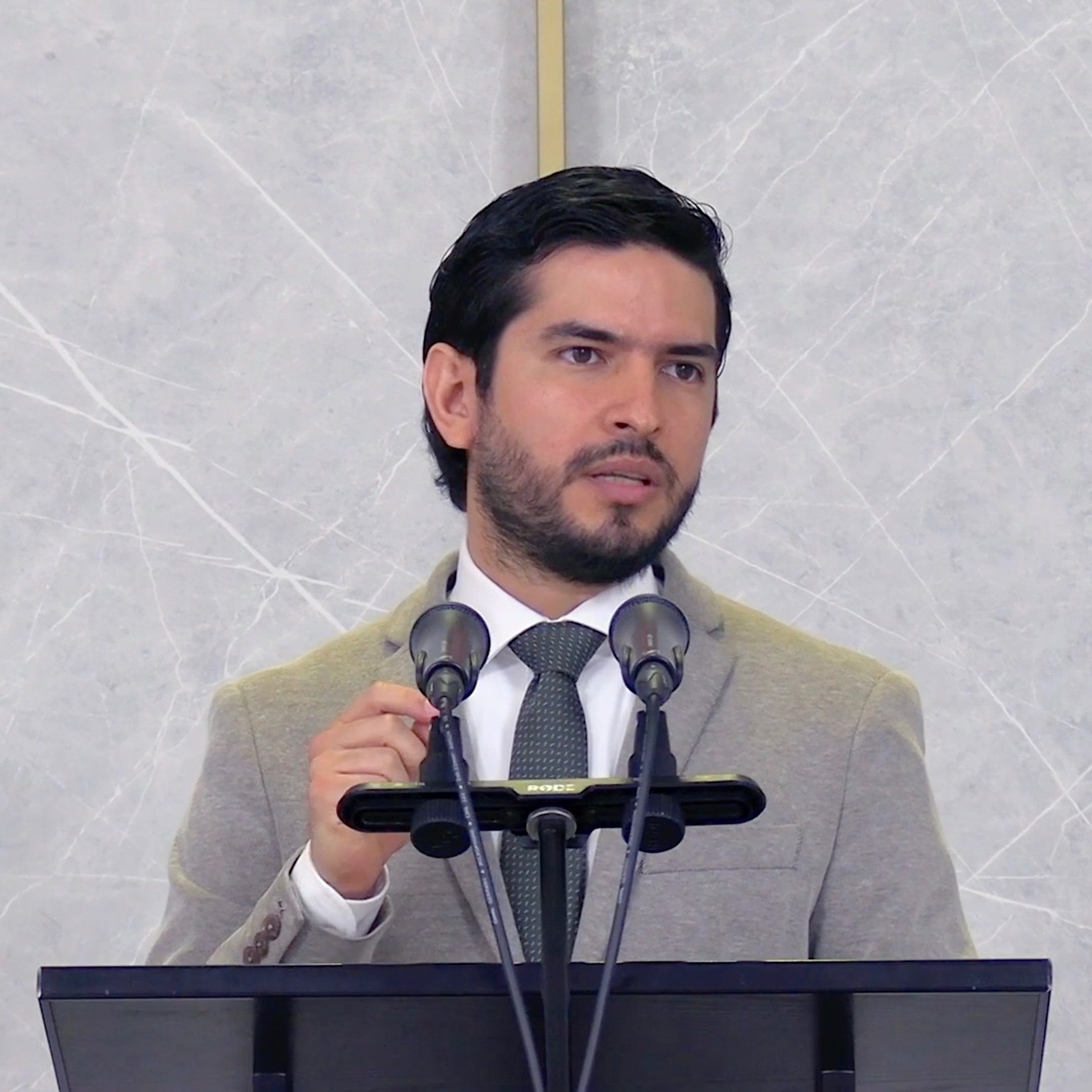 Cuando todos están en contra