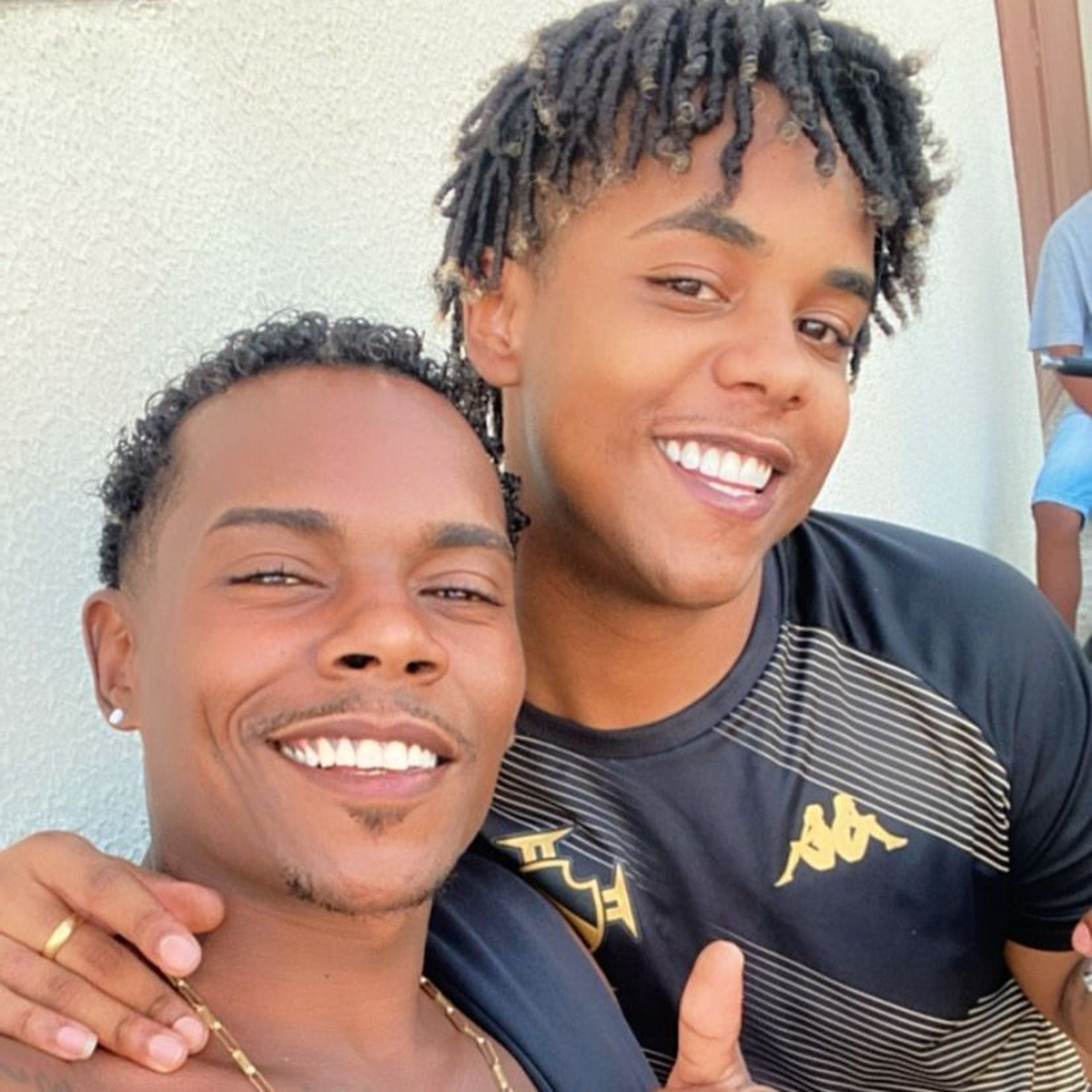 Núcleo Records + Life Song