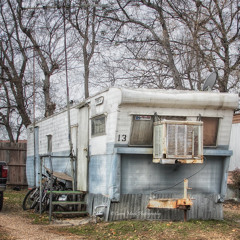 trailerpark traphouse (feat yung mackin cheese, peanut, Bando, tami and Josiah from school