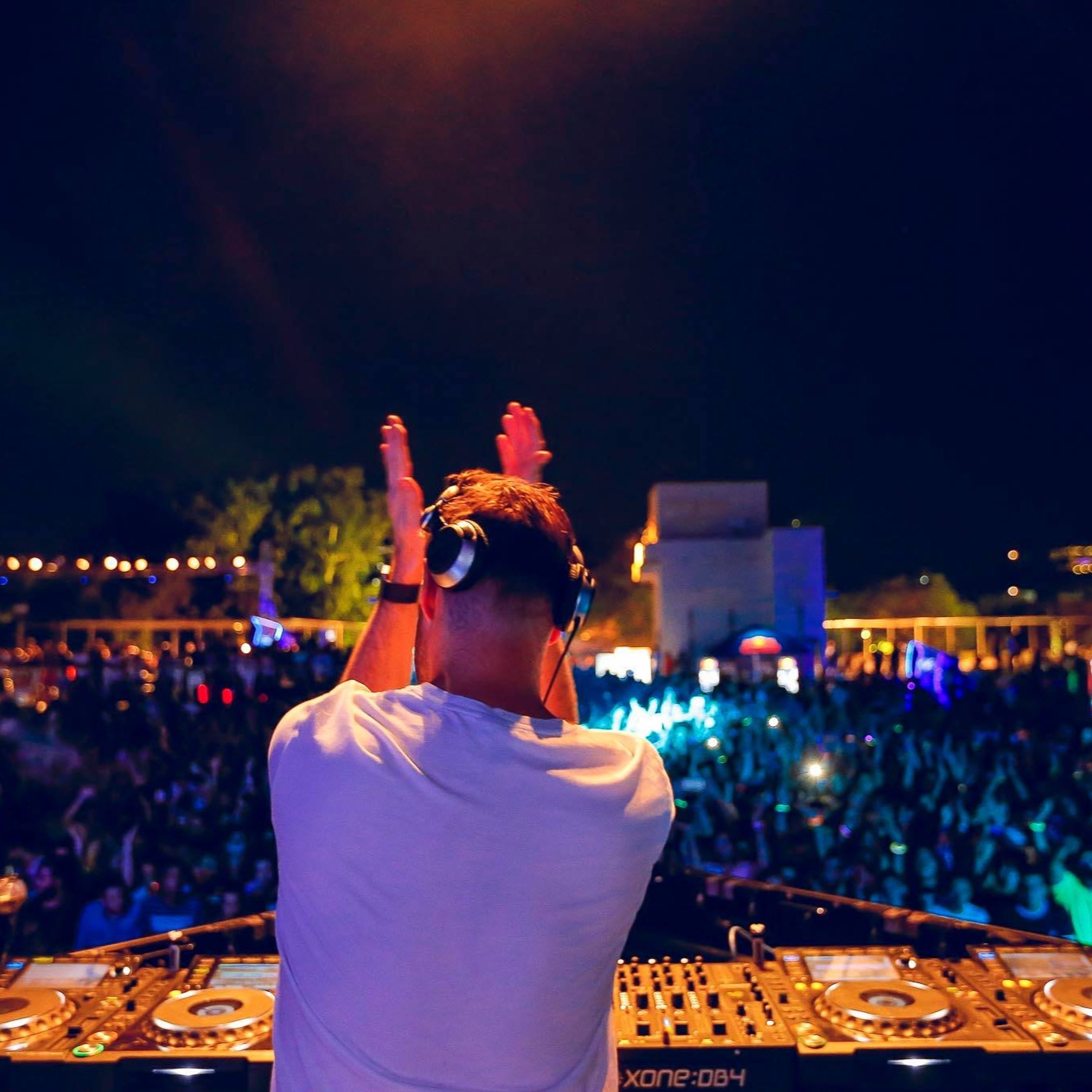 Paul Thomas presents UV Radio