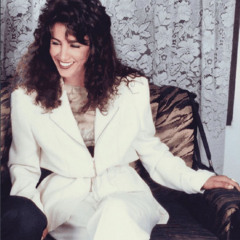 أنا عندي لقلبك ألف دليل على أني بدوب فهوَاك!