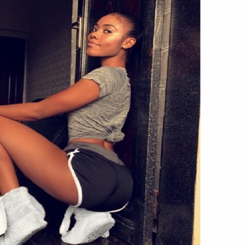 Hands On Ya Knees Challenge by MARIOUS DJ Tuhff