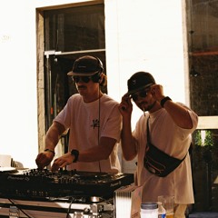 Summer Deep Talk Never Ends