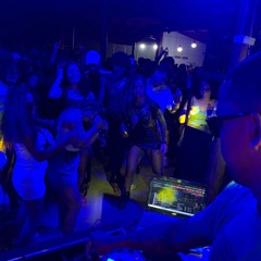 TRAVAMENTO NO BAILE DE FAVELA  DJ DANILO MARTINS