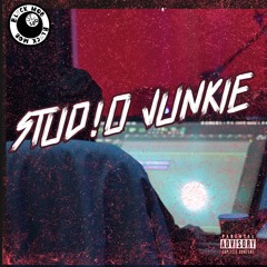 $HOWOUT - STUDIO JUNK!E FREESTYLE (prod. by $HOWOUT)