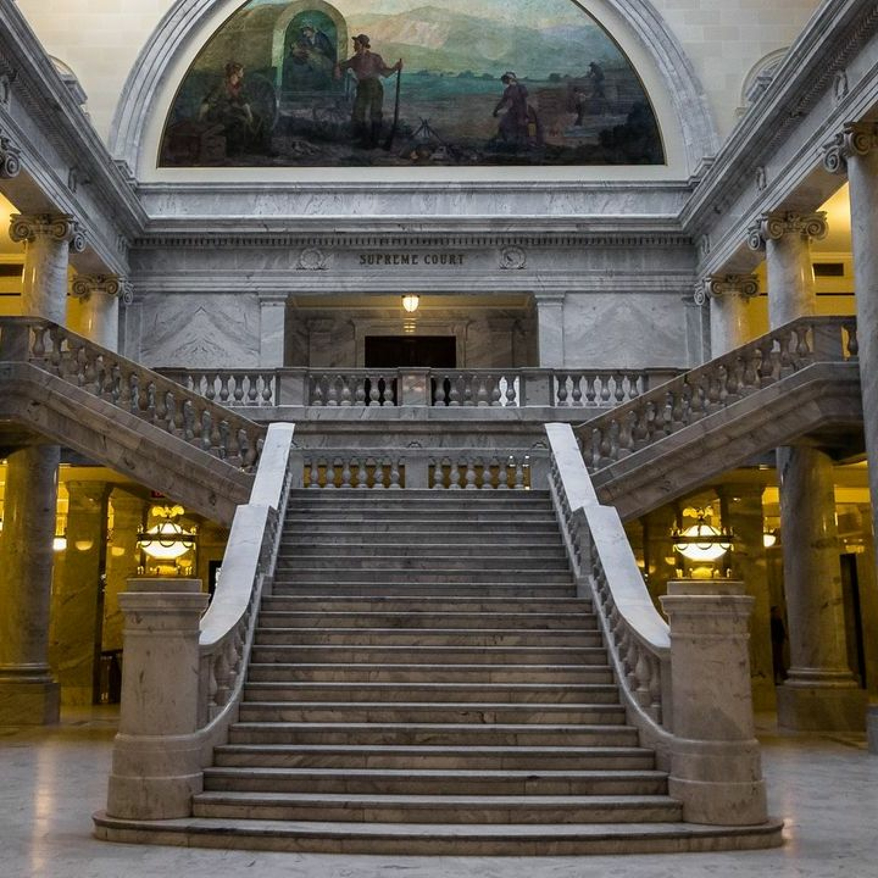 THE SEX INDUSTRY FLOPHOUSE - REAL TIME SEX CAPTIVITY/ ABUSE/ TRAFFICKING