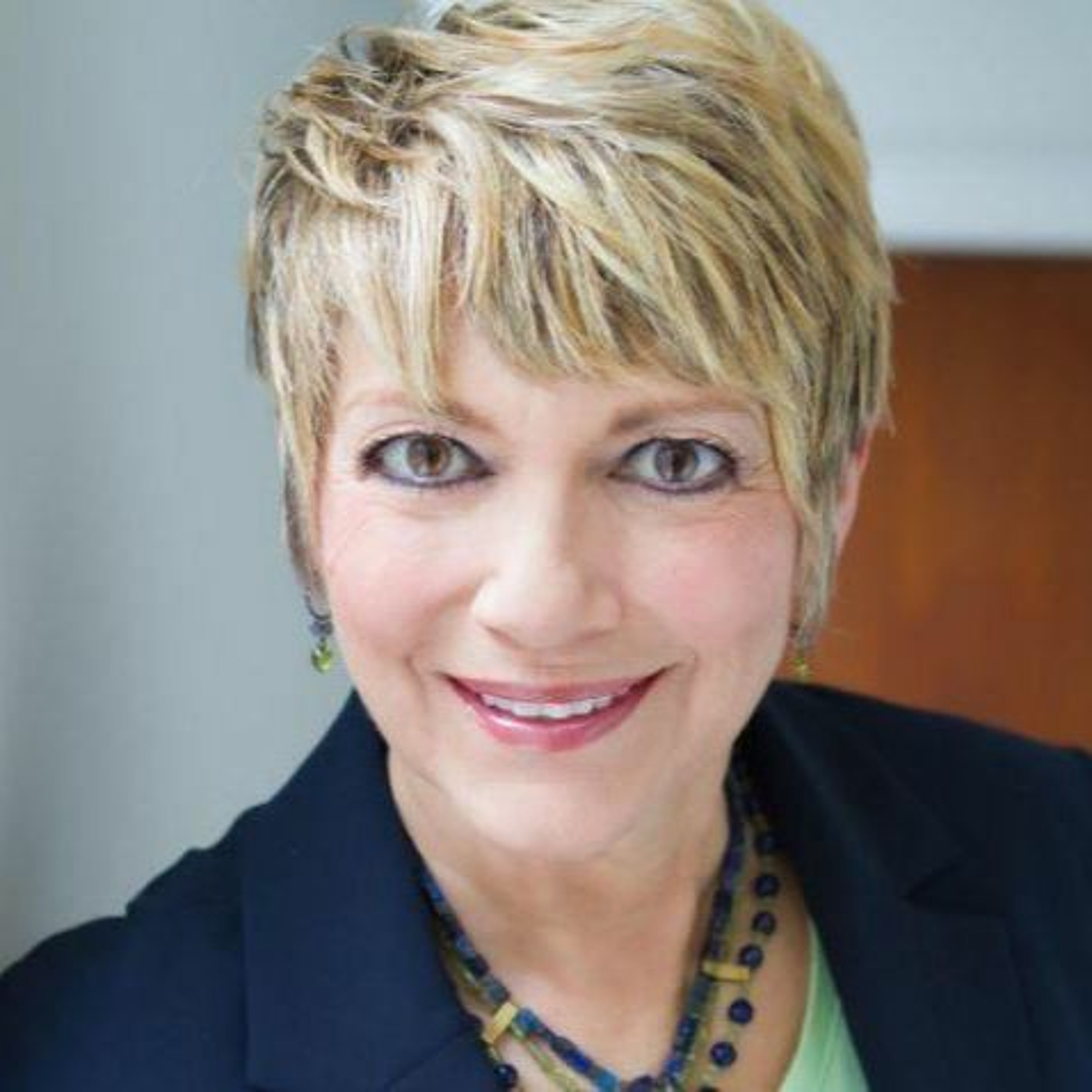 Robin Costenbader-Jacobson: Leadership, Public Accountability, and Social Media Use episode artwork