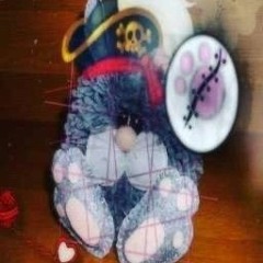 терзатъ стены подвала . . .