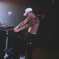 NOVINHO DE 18 DO MARTINS [ DJ BERTOLOSSI ] JOGA A BUNDA PRO SEU BB