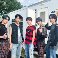 LOSER=LOVER LIVE - TXT (투모로우바이투게더) [Lollapalooza Chicago 2022]