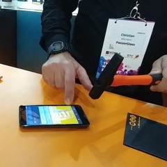 MWC18 ? PanzerGlass, A Phone, A Hammer. What Could Go Wrong _HOT_