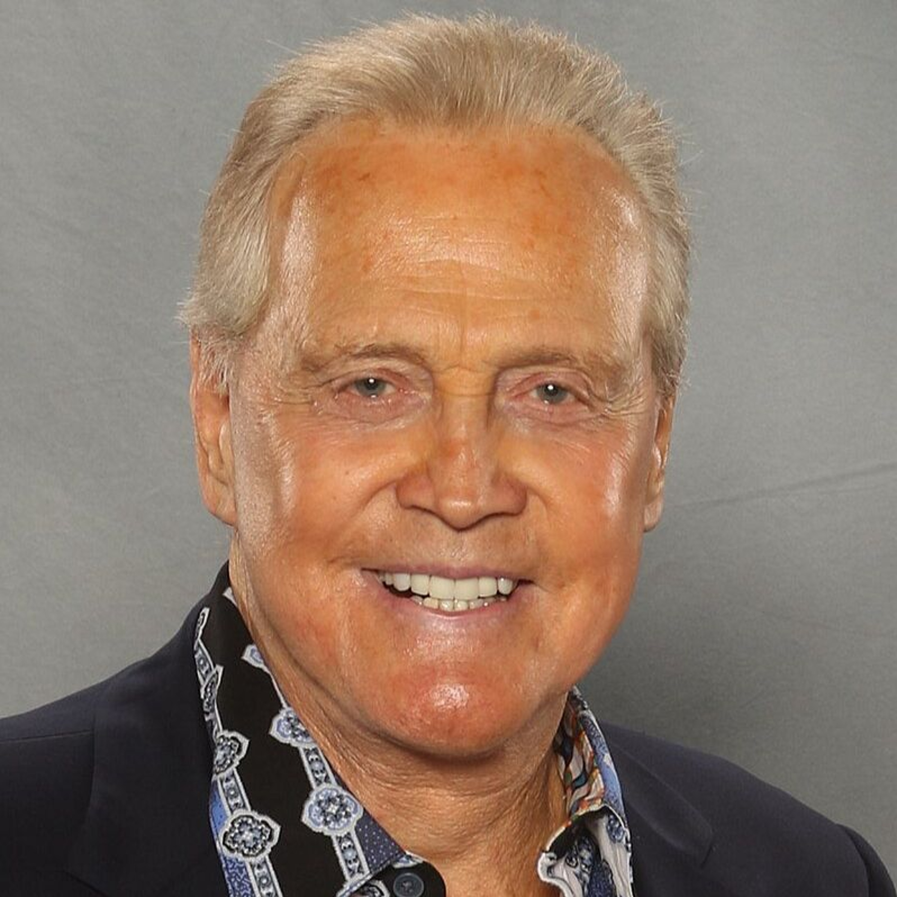 The Frank MacKay Show - Lee Majors