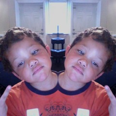 Photobooth (feat. Alyorra)
