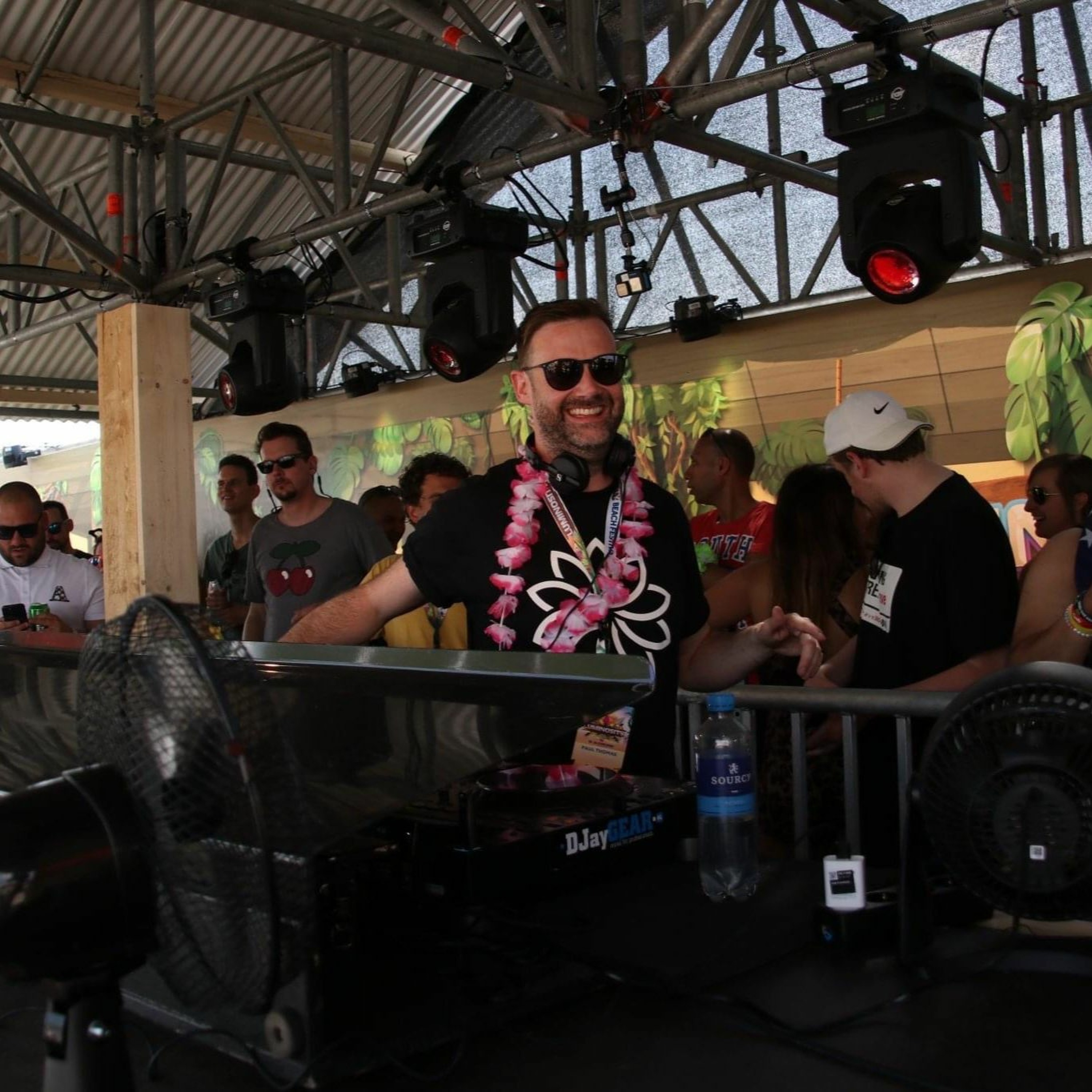 Paul Thomas presents UV Radio
