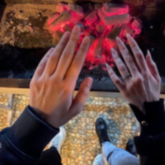 تلاطفني وتحيّيني 🫀.