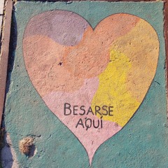 Besarse aquí