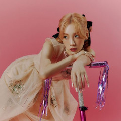 weekend - taeyeon (live SM Town ‘21)