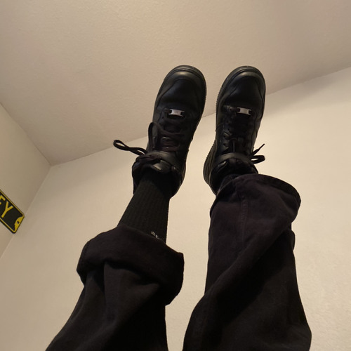 holding on w/ deathofcupid (prod. capsctrl)