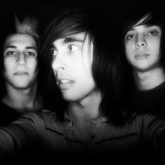 So Far So Fake - Pierce The Veil (Breakdown looped)