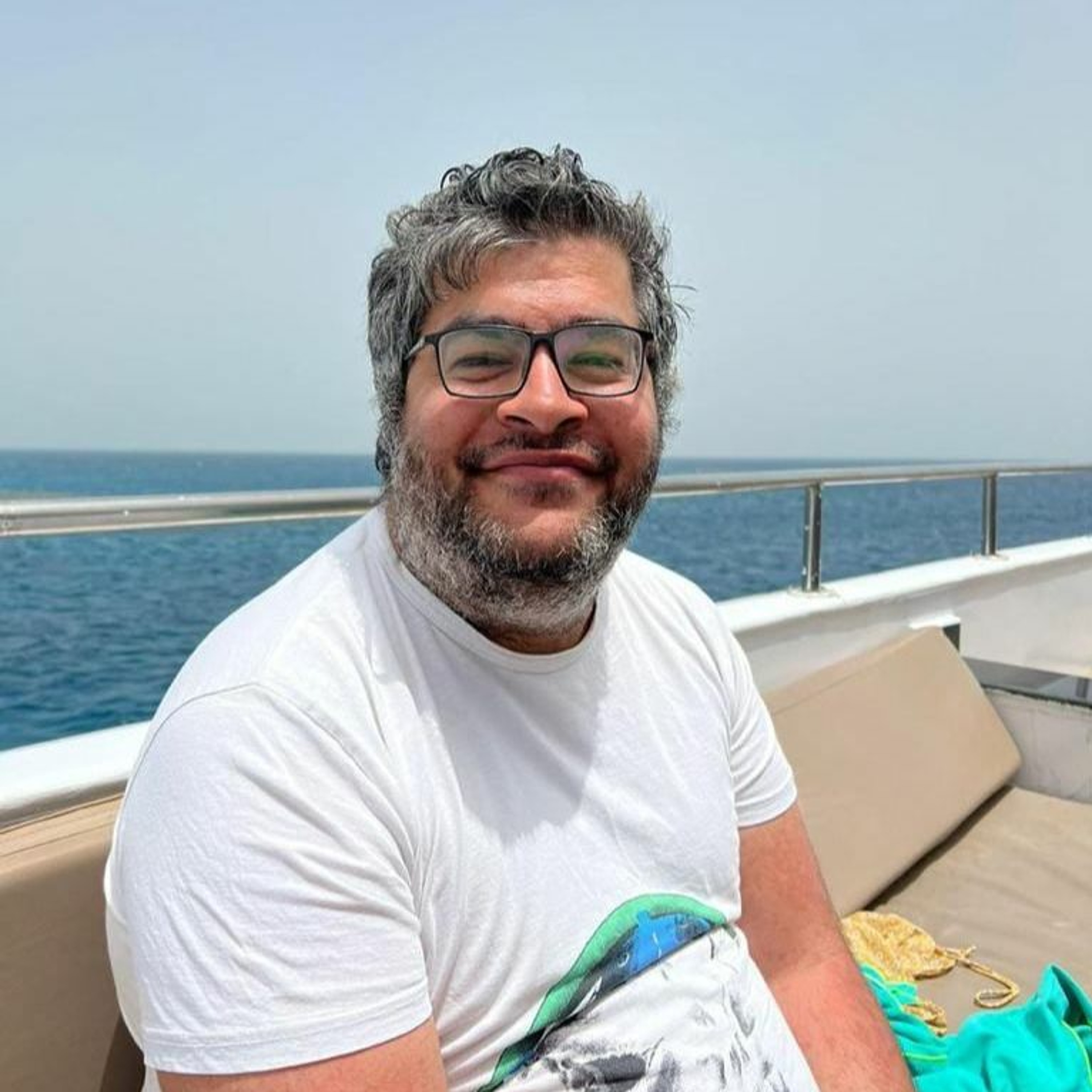 Khaled Roshdy(KR)