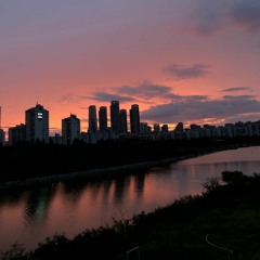 사는 방식들은 모두 다 다르지만 우리들 사랑하는 방법들은 비슷하네