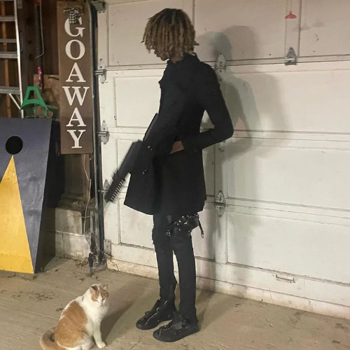 no one is what i am (snippet)