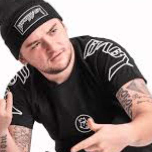 MOMCHETO(KAK) x KUCHEK