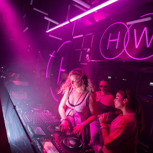 KRUŠKA TV | Trance / Bouncy Techno Mix @ SHEWAVES Festival 2025 (Viertel Club, Basel)