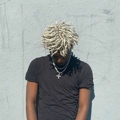 N1K3 @aye.shark FOR SALE