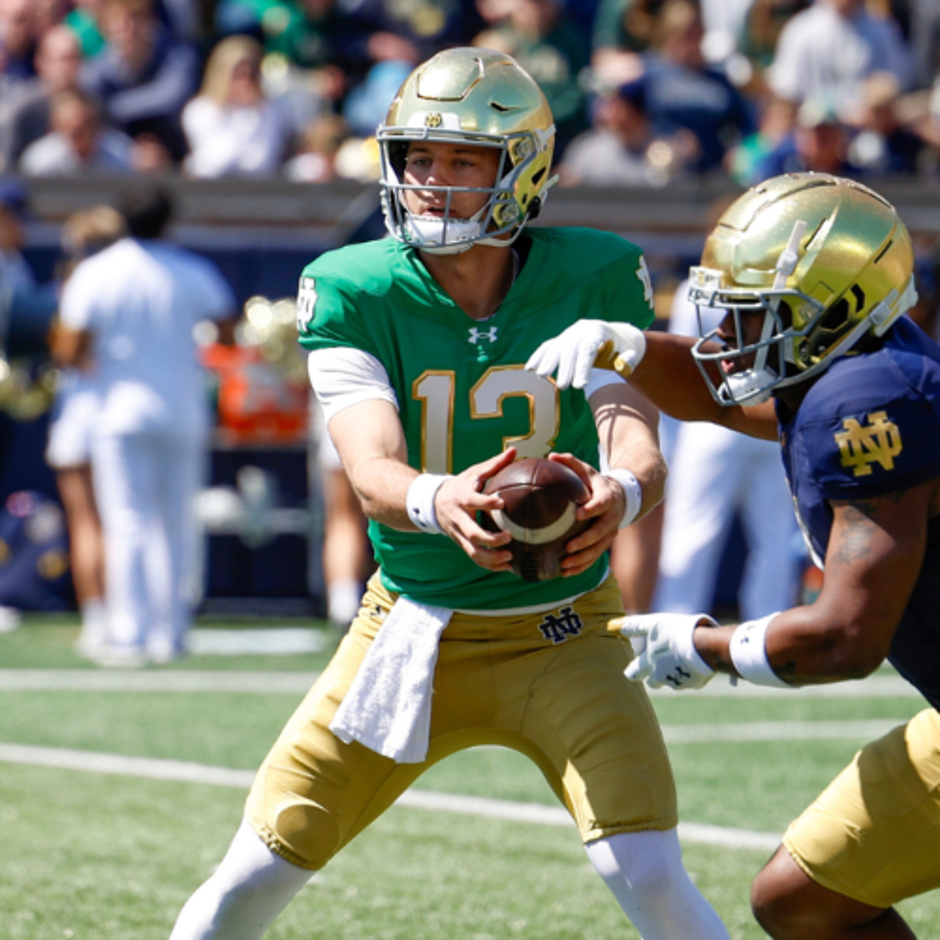 De Bleu et d’Or %231 : Une intersaison mouvementée à Notre Dame