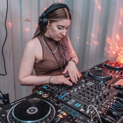 Ploom Wildcard x Parookaville - DJ Contest - Ryzelle (UKG / Speed Garage)