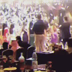 تتصنع إلأجرام و أنت دلوع ماما !