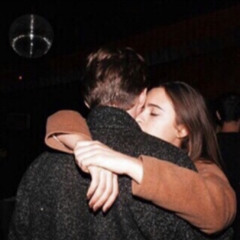 وانا ادفع سنين ثانين واحبك فالعلن.