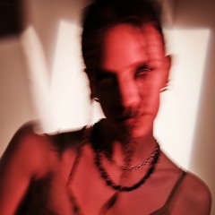 premiere | Surmillo - Red Hot | loerty