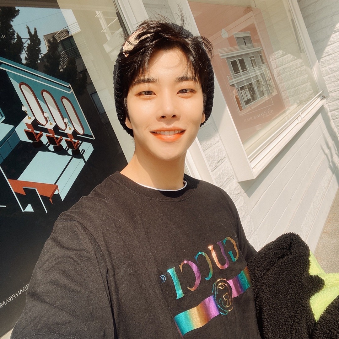 アイドル ASTRO MJ ASTRO's MJ (@mj_7.7.7 ) for Singles Magazine