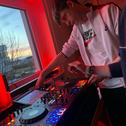 Hardtechno (HardcoreHeidi b2b nod2)