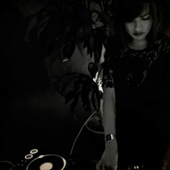 Vanessa - Mini Mix 001 (Techno Lockdown Home Sessions)