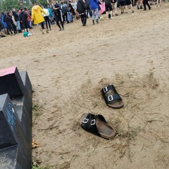 Schuhe aus, Frisch gewischt Junge -- Promo 22