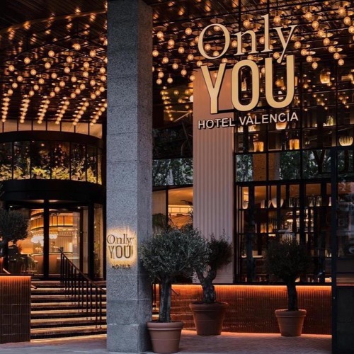 ONLY YOU HOTEL | COCKTAIL LOUNGE | DJ VICTOR SORIANO