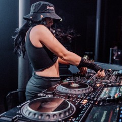 Esquire (The Widdler - Opening Set)