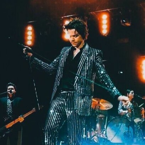 i live for the applause