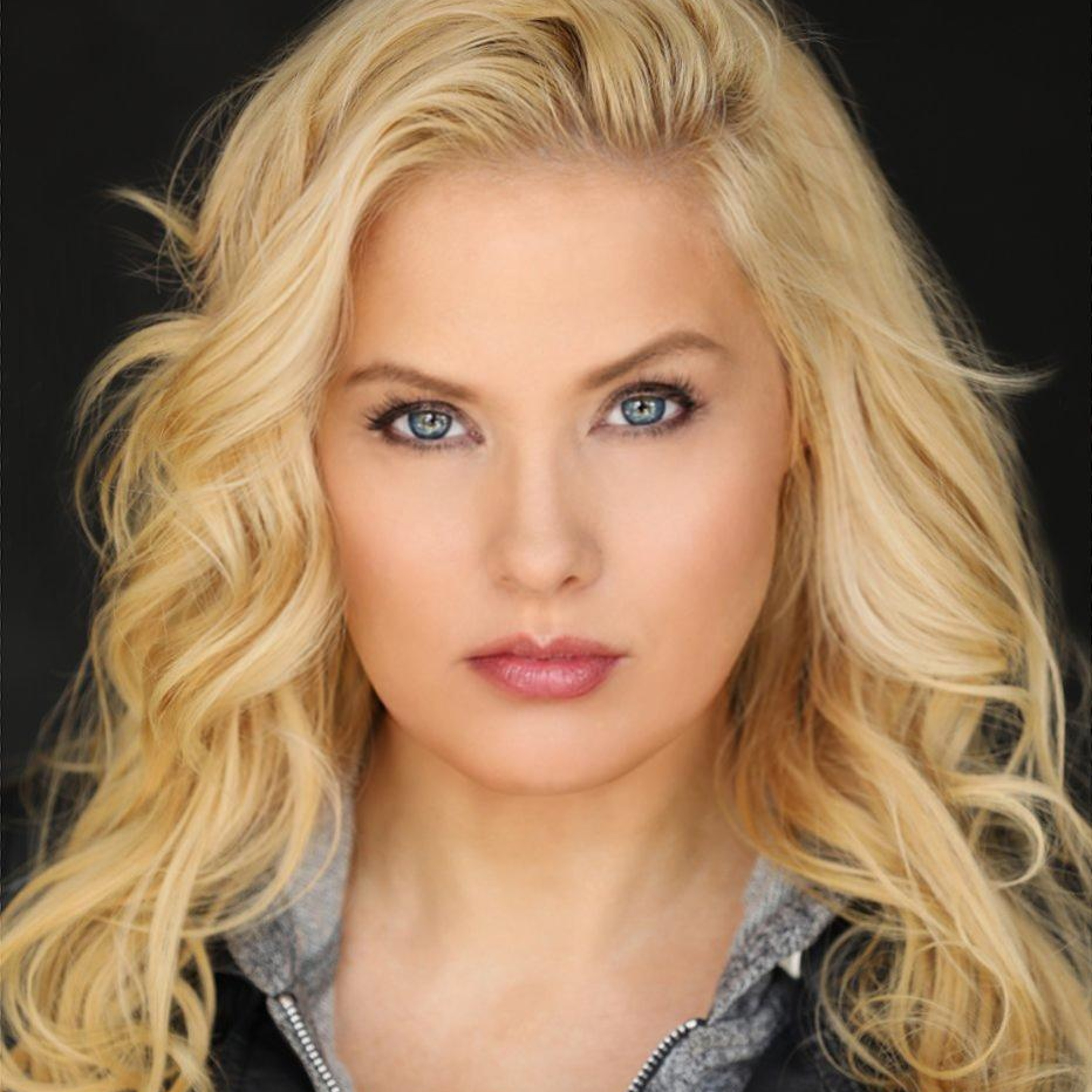 Darcy Donavan, TV & Film Actress "Anchorman, "Parks & Rec", "Modern Family", Executive Producer, #CryptoQueen stardawgs.com