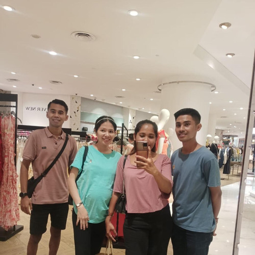 Pacarku adalah kekasi sahabatku